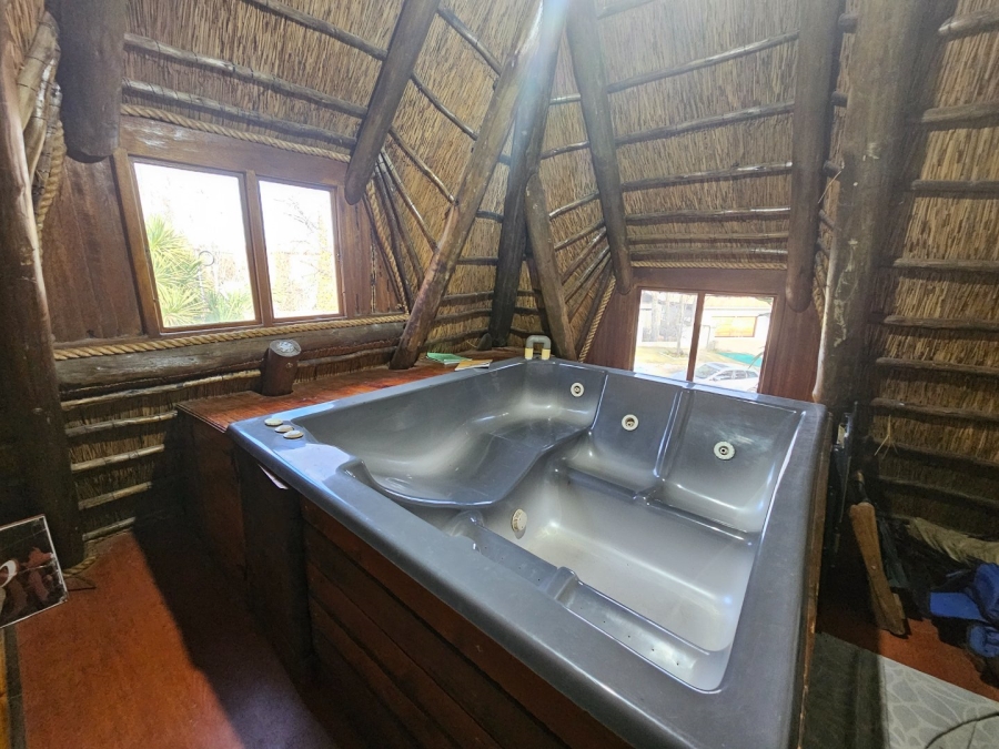 To Let 5 Bedroom Property for Rent in La Provance Free State